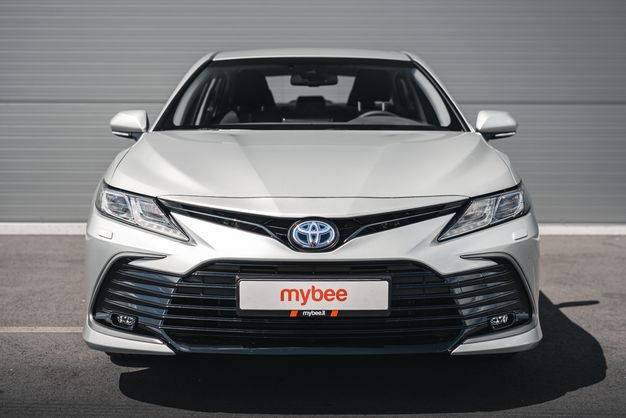 Toyota Camry 2.5 Hybrid Luxury