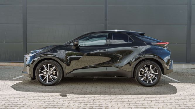 Toyota C-HR Hybrid MY24 Style