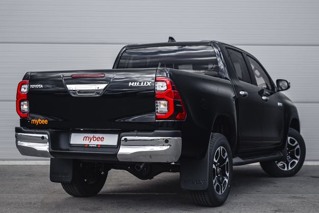 TOYOTA Hilux Double Cab 2.8D 4WD Invincible