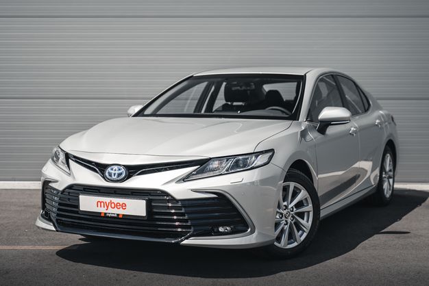 Toyota Camry 2.5 Hybrid Luxury