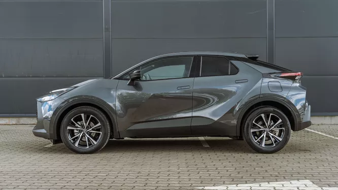 Toyota C-HR Hybrid MY24 Style