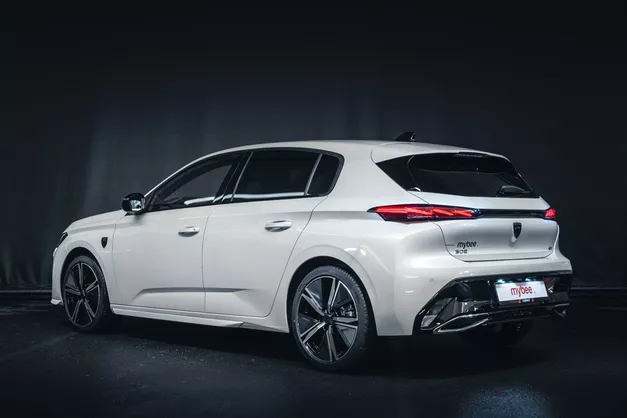 Peugeot 308 GT BlueHDi MY22