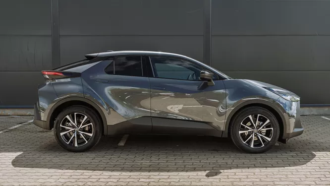 Toyota C-HR Hybrid MY24 Style