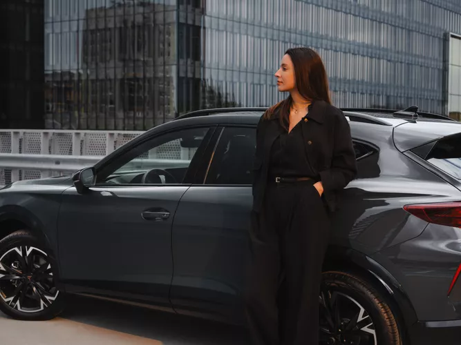 The Era of Uncertainty: Why More and More Drivers Are Avoiding Long-Term Car Commitments 
