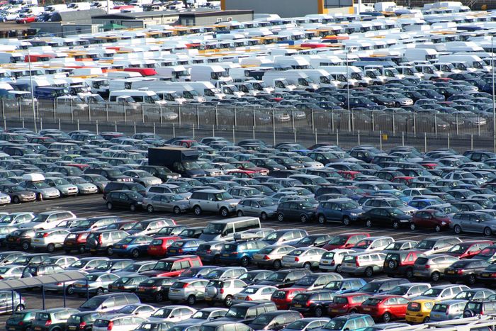 Latvijas autoparks pastāvīgi noveco, bet nākotnes auto jau ir tepat – moderns un viegli pieejams