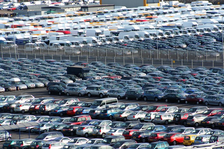 Latvijas autoparks pastāvīgi noveco, bet nākotnes auto jau ir tepat – moderns un viegli pieejams