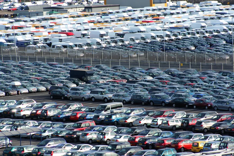 Latvijas autoparks pastāvīgi noveco, bet nākotnes auto jau ir tepat – moderns un viegli pieejams